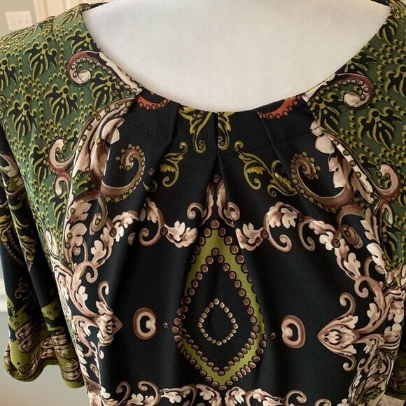 Chelsea Suite Patterned Sheath Dress Green Black Knit Stretch Size 10P - Picture 2 of 9